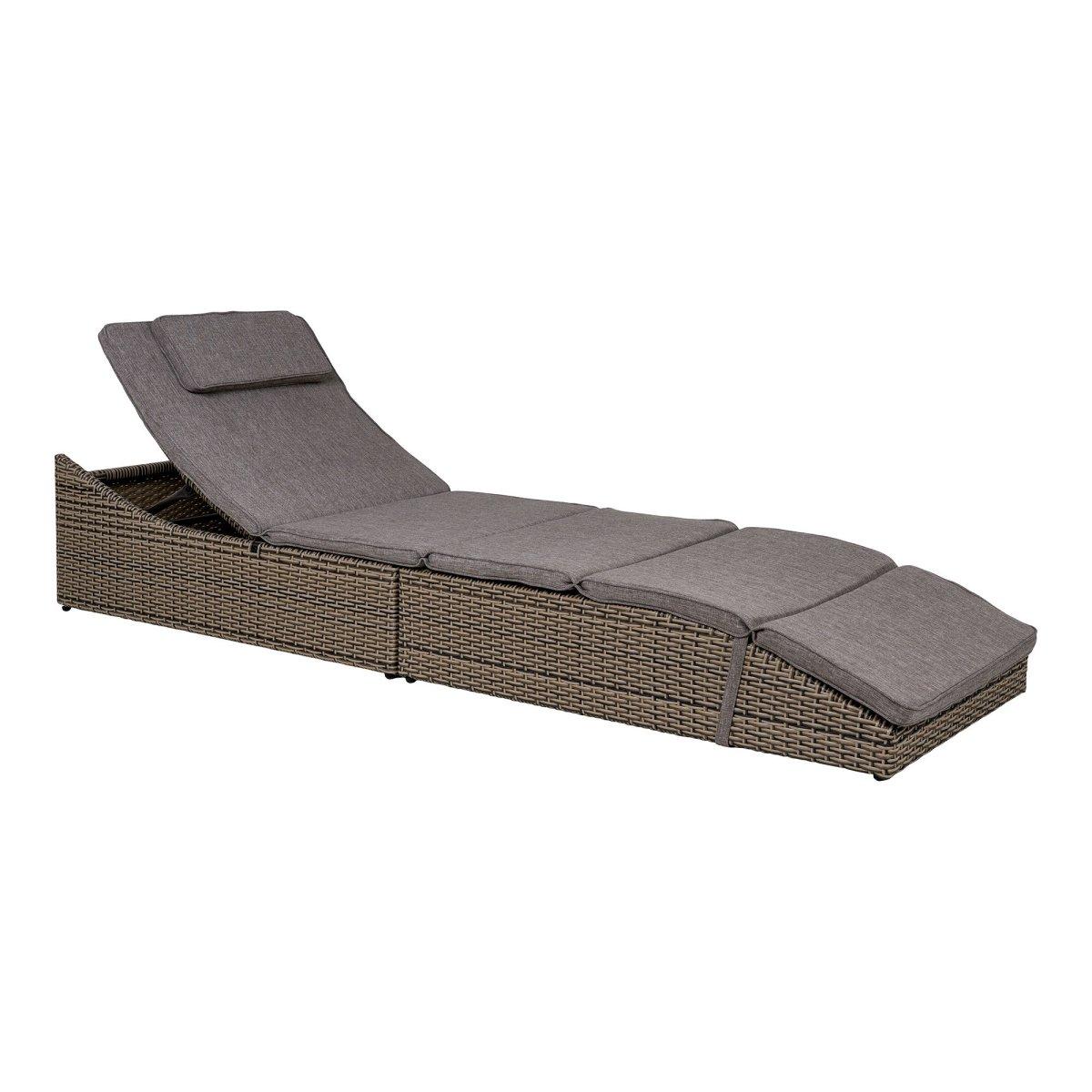 House Nordic solseng i sort polyrattan med polyester-pute på terrasse